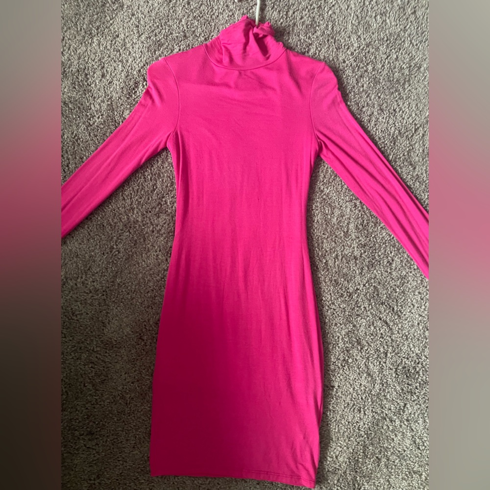 Hot pink dress! 🥵💕